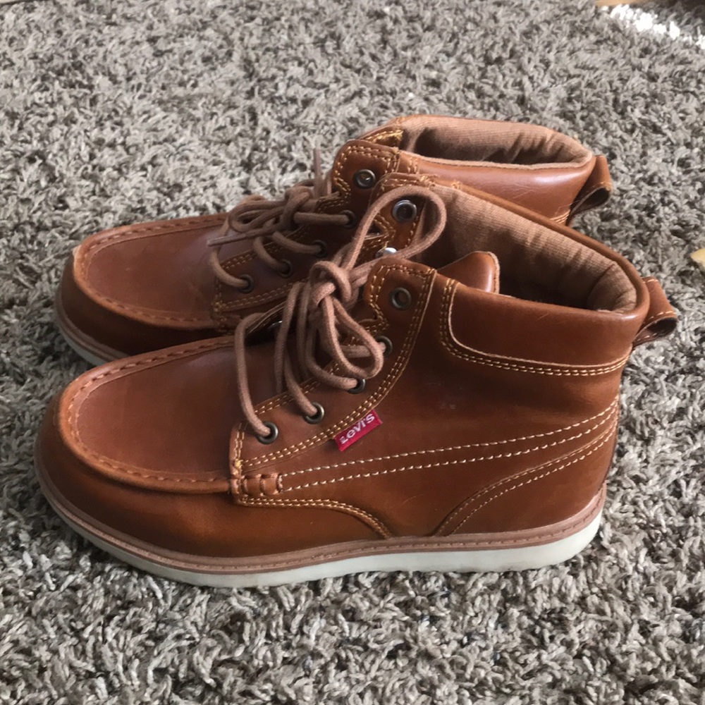 Boys Levi’s shoes